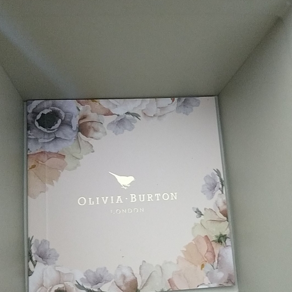 BNIB Olivia Burton Bee Rainbow Rose Gold(SS) Mesh Watch - Picture 7 of 9